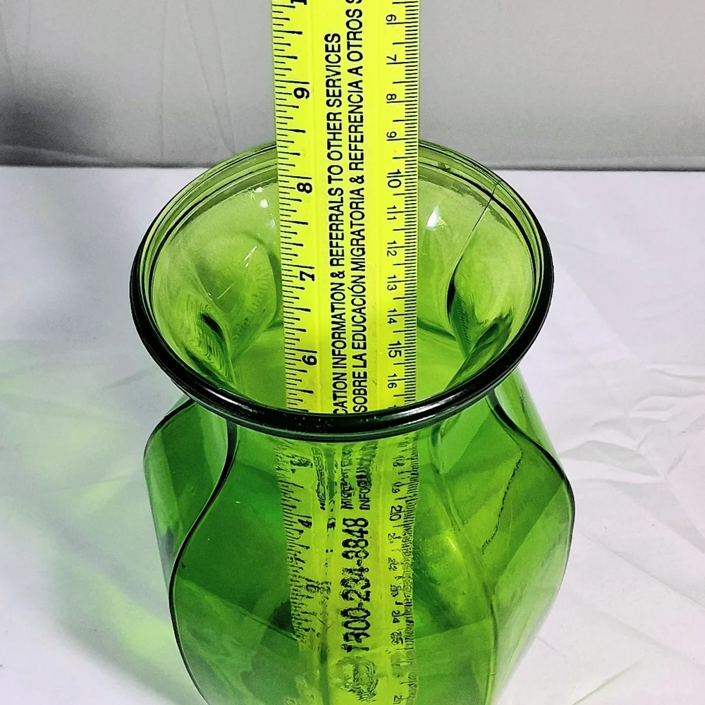 Avocado Green Fluted Garcia Glass Co. Vintage 8 Sided Flared Fluted Vase